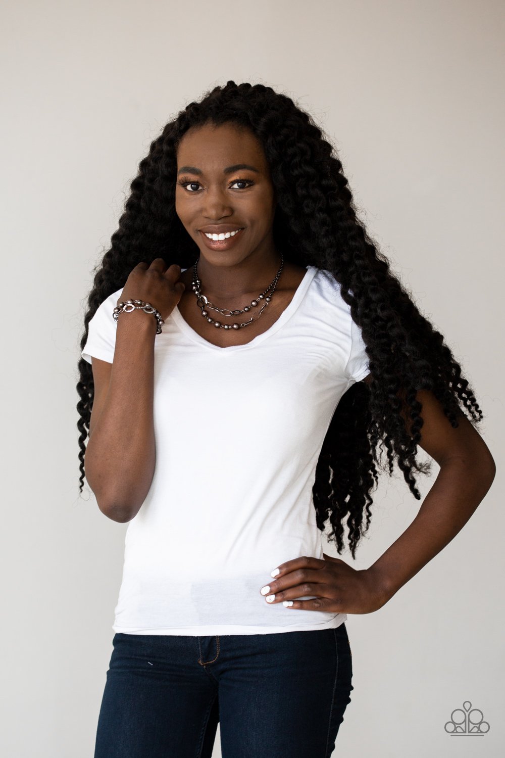 GLIMMER TAKES ALL - BLACK/GUNMETAL NECKLACE