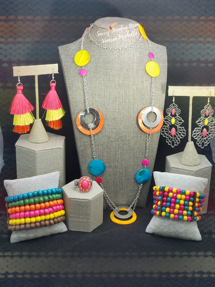 "A Colorful Summer" Savvy Set