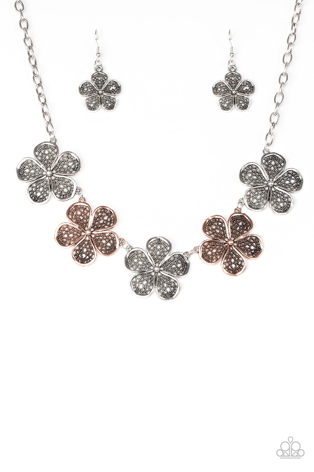 No Common Daisy - Multi Metal necklace