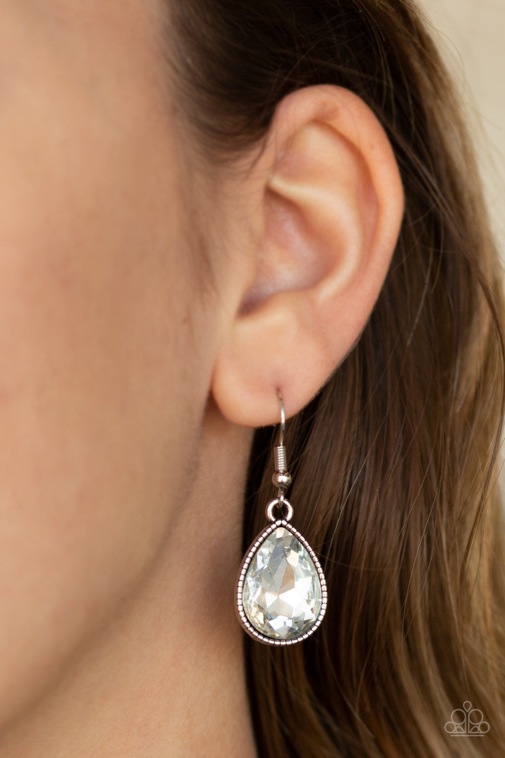 All Toget-HEIR Now - White gems necklace