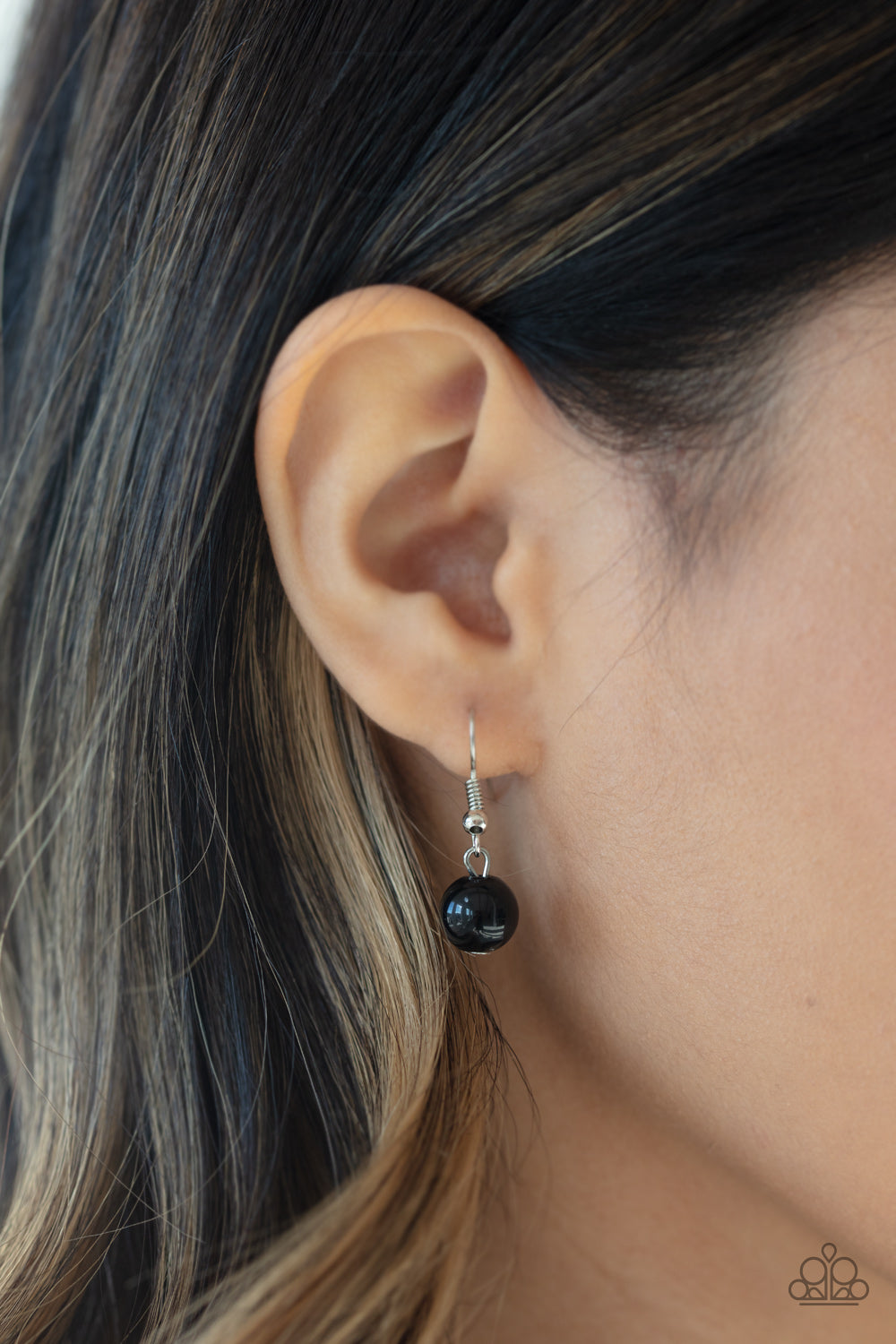 Everyone Scatter! - Black necklace