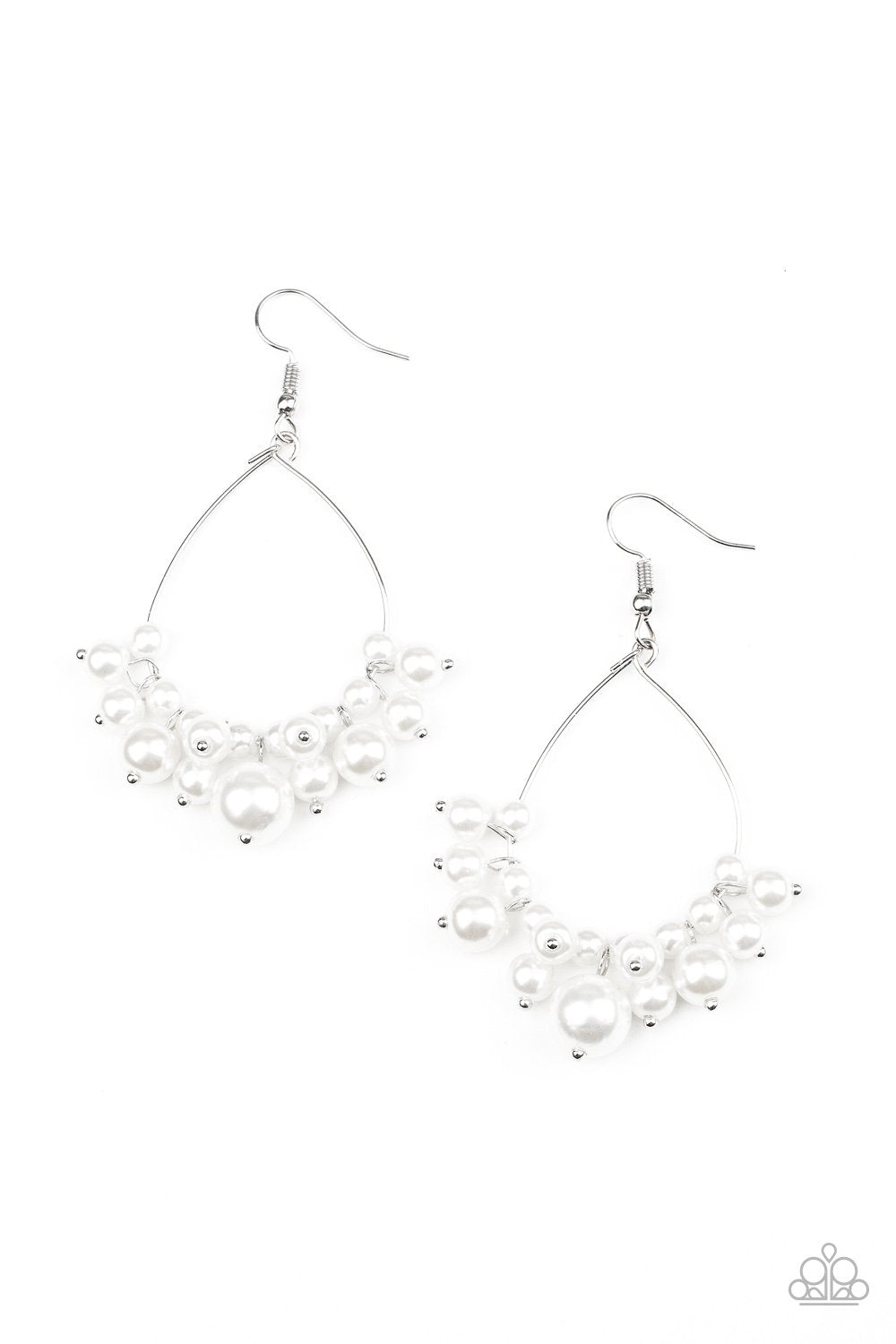 5TH AVENUE APPEAL - WHITE PEARL EARRINGS