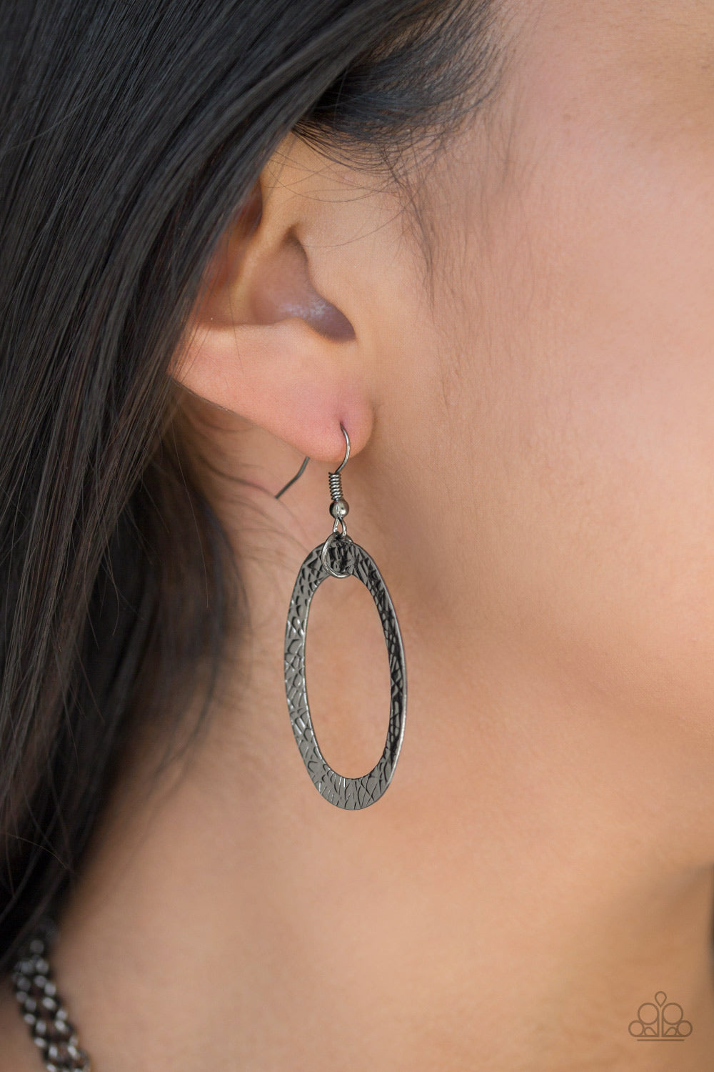 Glimmer Goals - Black/Gunmetal necklace