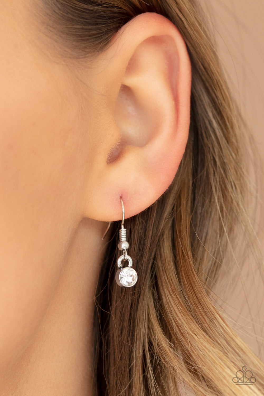 Going For GLAM-ma - White rhinestones necklace