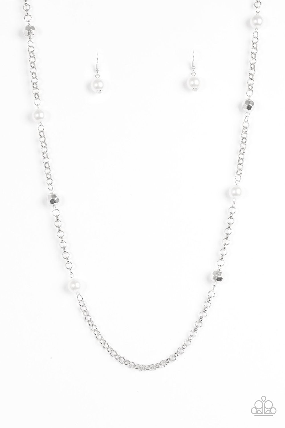 Showroom Shimmer - White pearl necklace