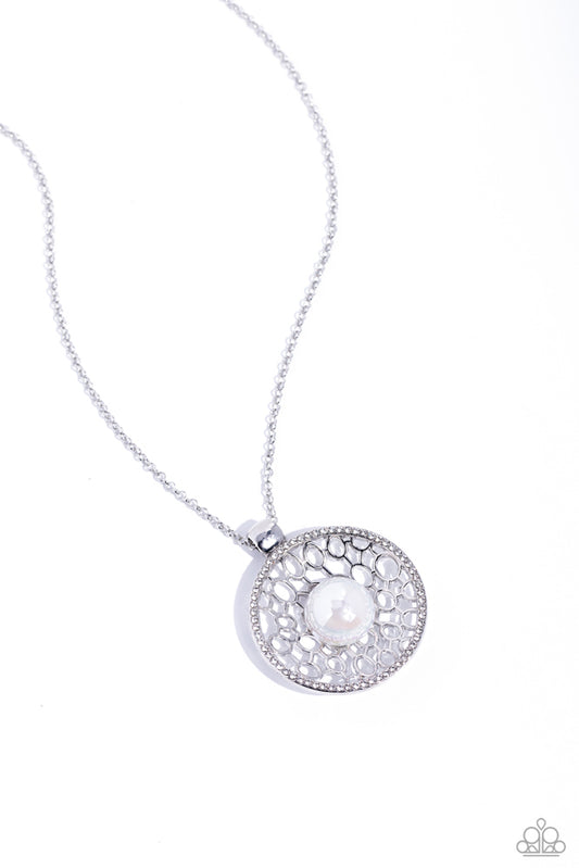 Wall Street Web - White pearl necklace
