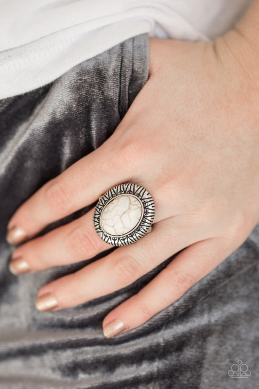 Paparazzi Ring "Surfin Sand Dunes - White"