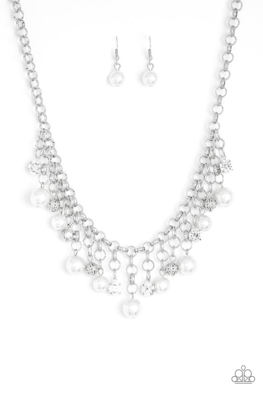 HEIR-headed - White pearl necklace