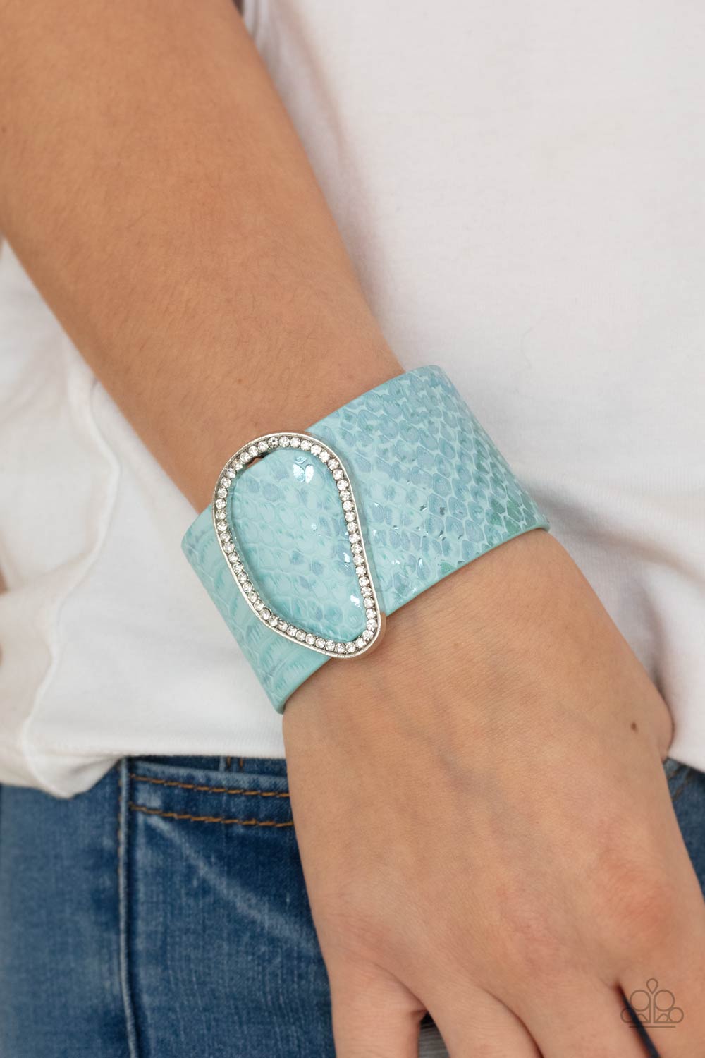 HISS-tory In The Making - Blue wrap bracelet