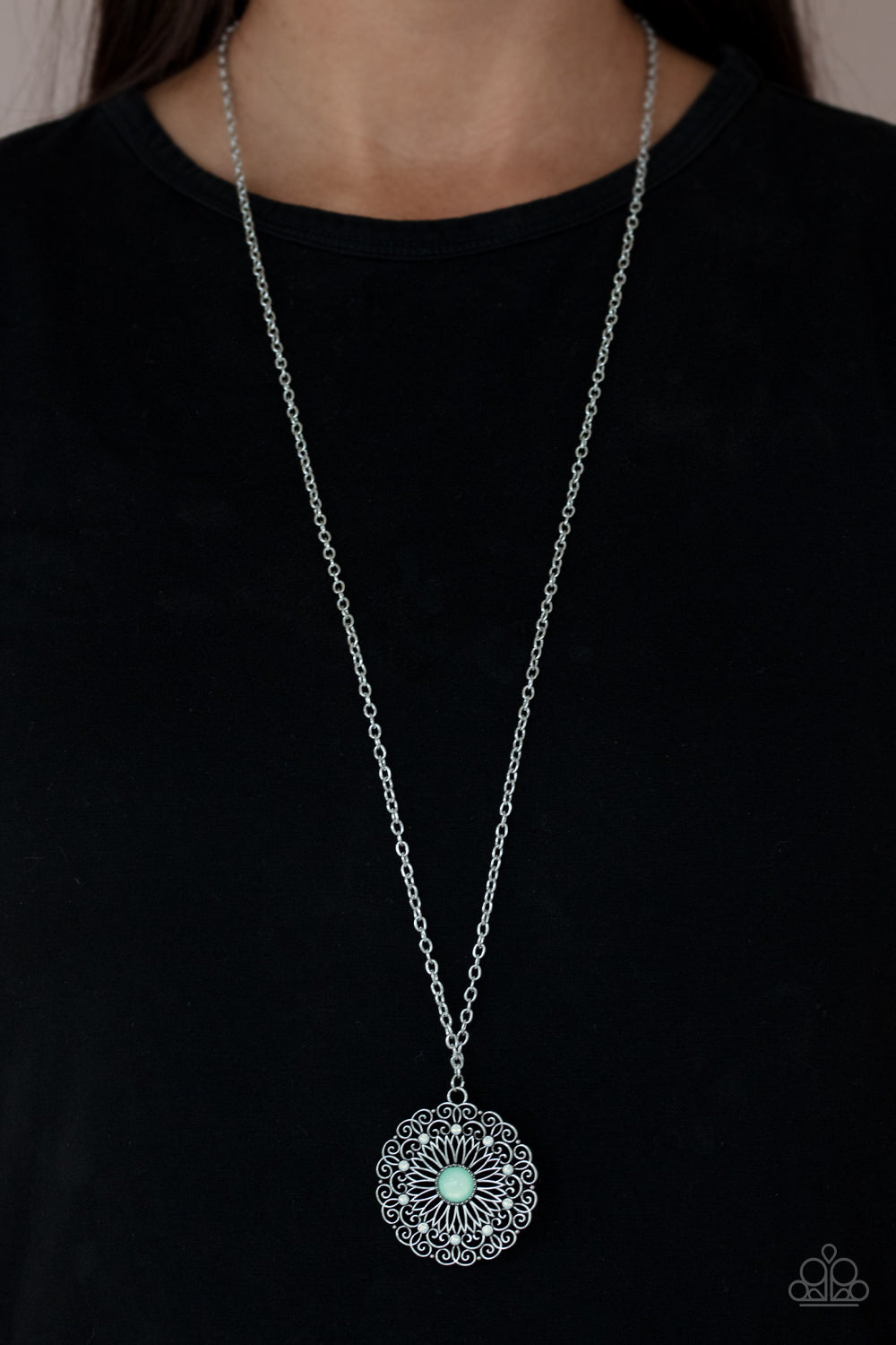 Opal Gardens - Green opalescent beads necklace