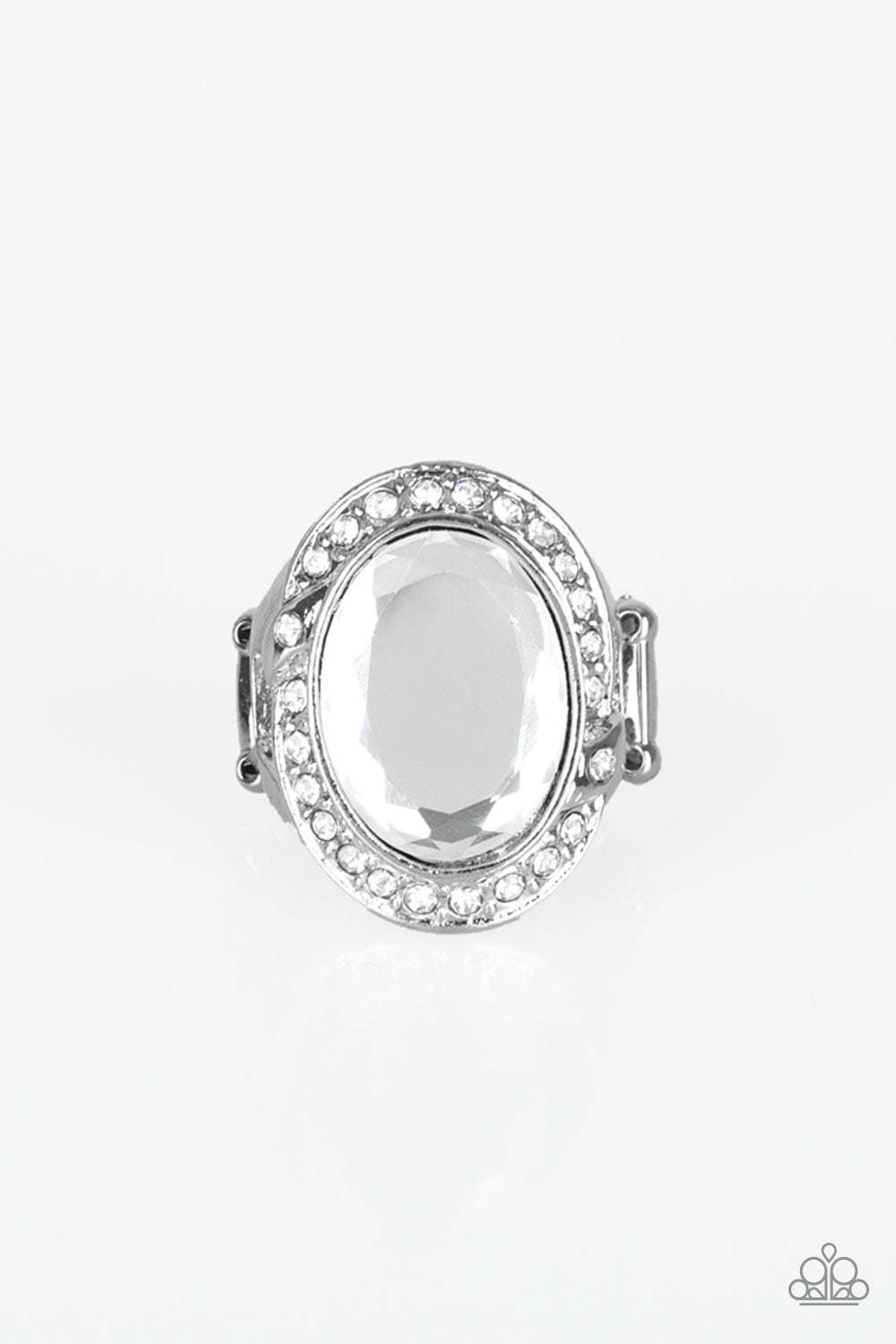 Queen Scene - White rhinestone ring