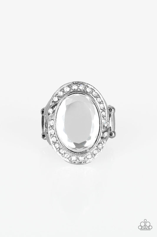 Queen Scene - White rhinestone ring
