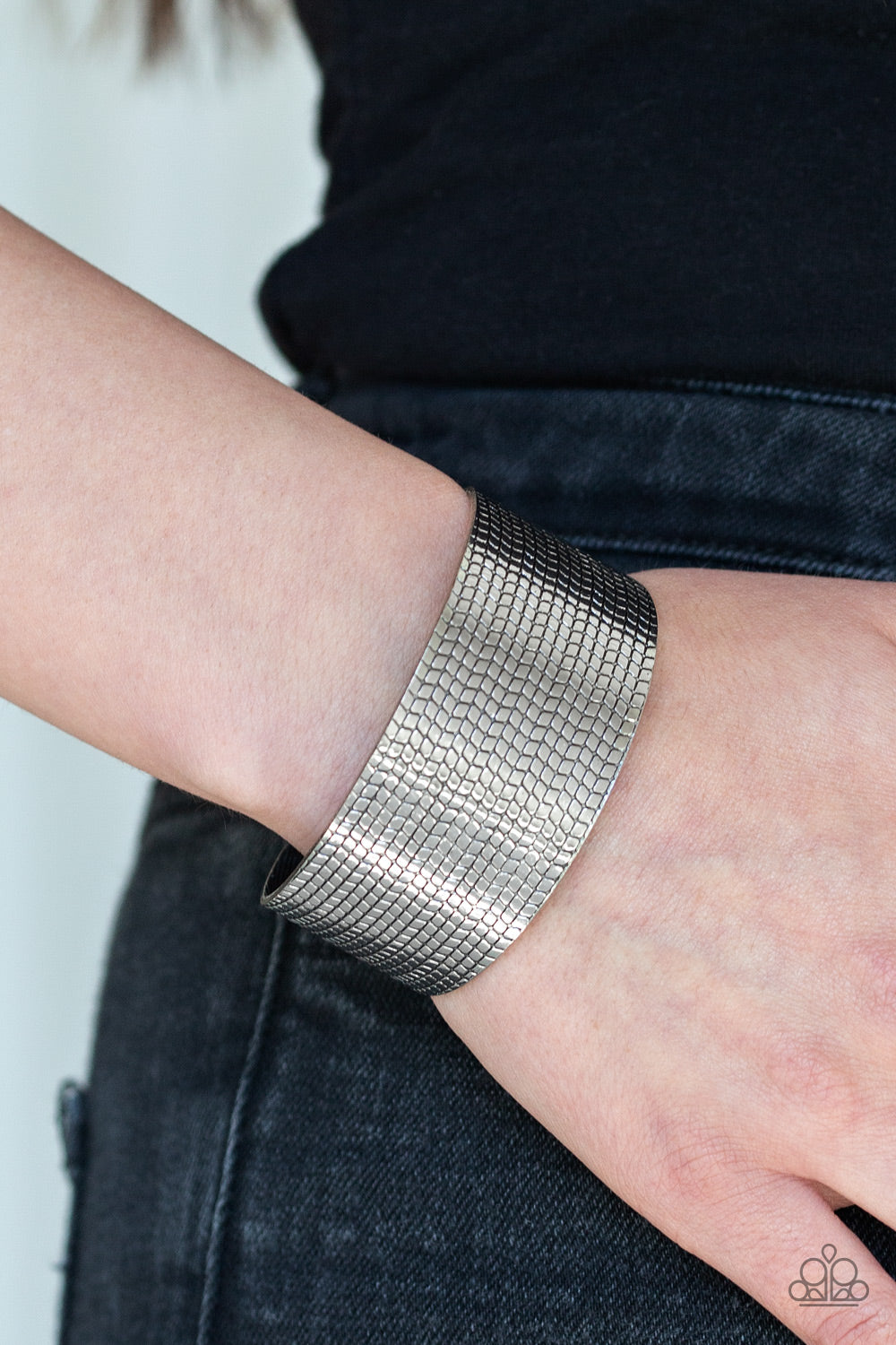 Texture Trailblazer - Silver cuff bracelet