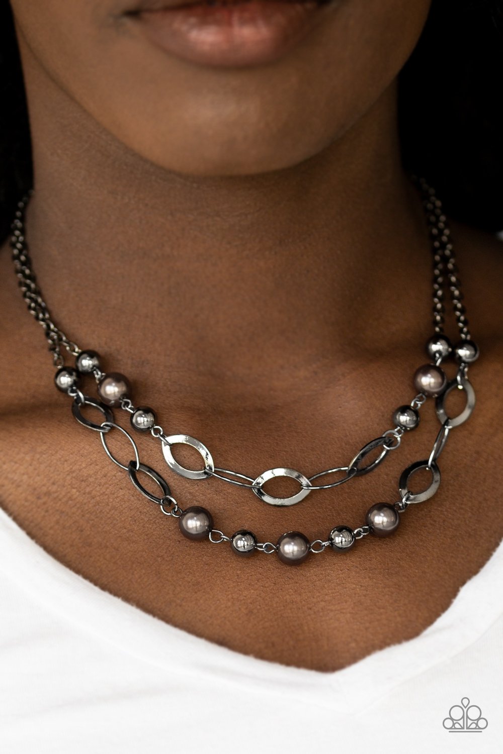 GLIMMER TAKES ALL - BLACK/GUNMETAL NECKLACE