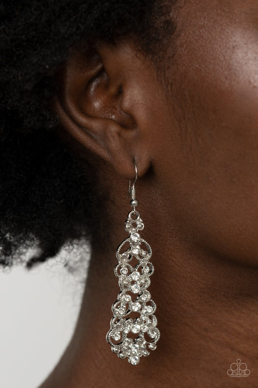 Diva Decorum - White rhinestones earrings