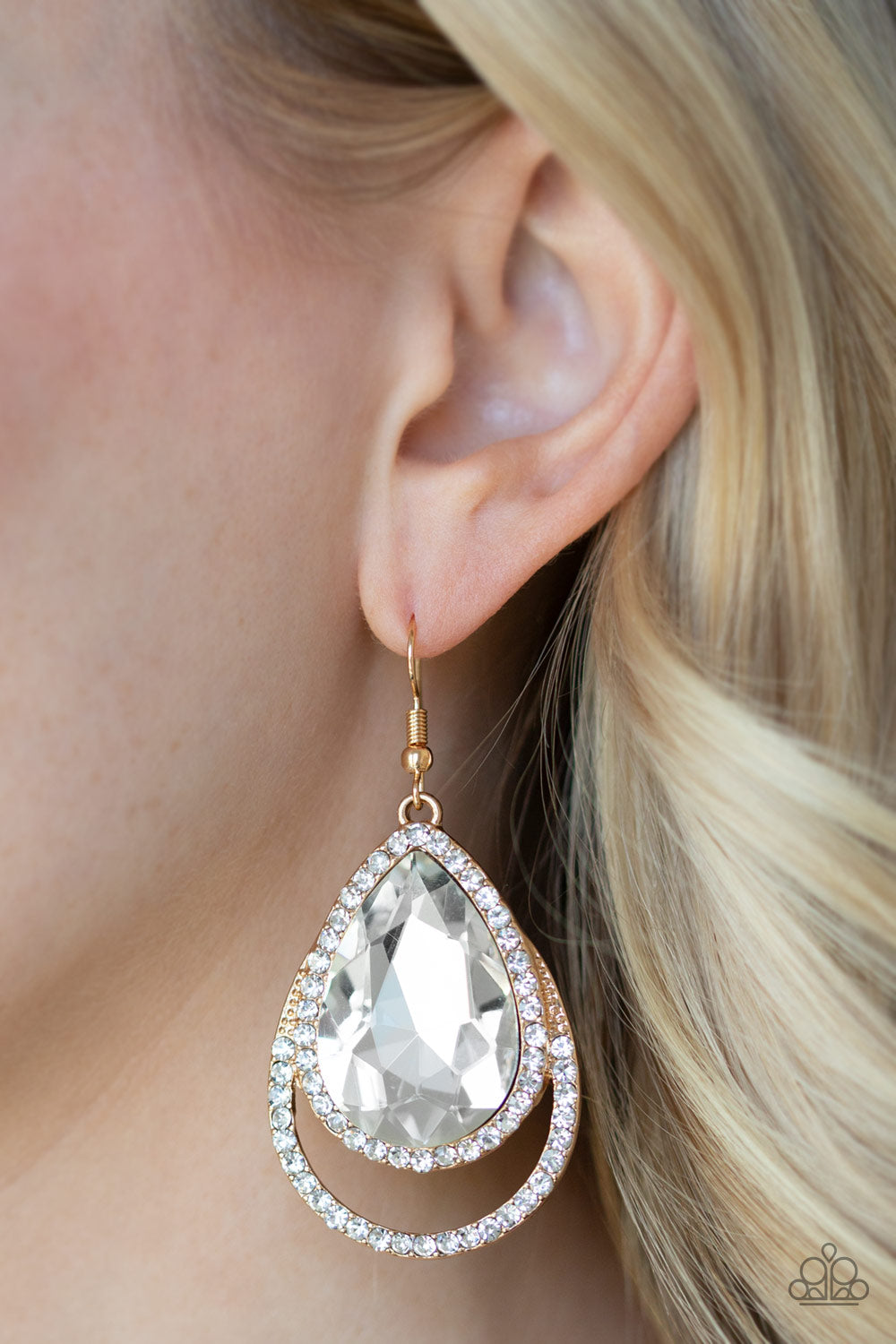 Famous - Gold earrings