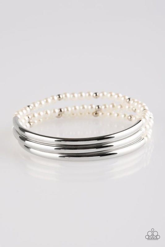 City Pretty - White pearl bracelet
