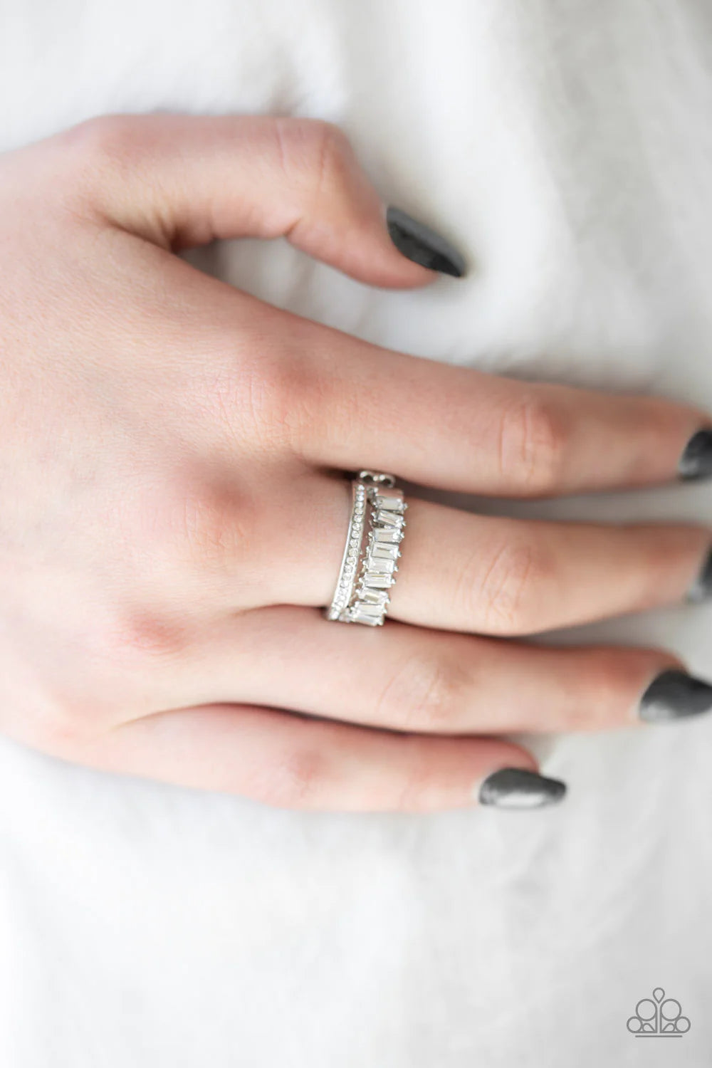 ROYAL TREASURE CHEST - WHITE RHINESTONES RING