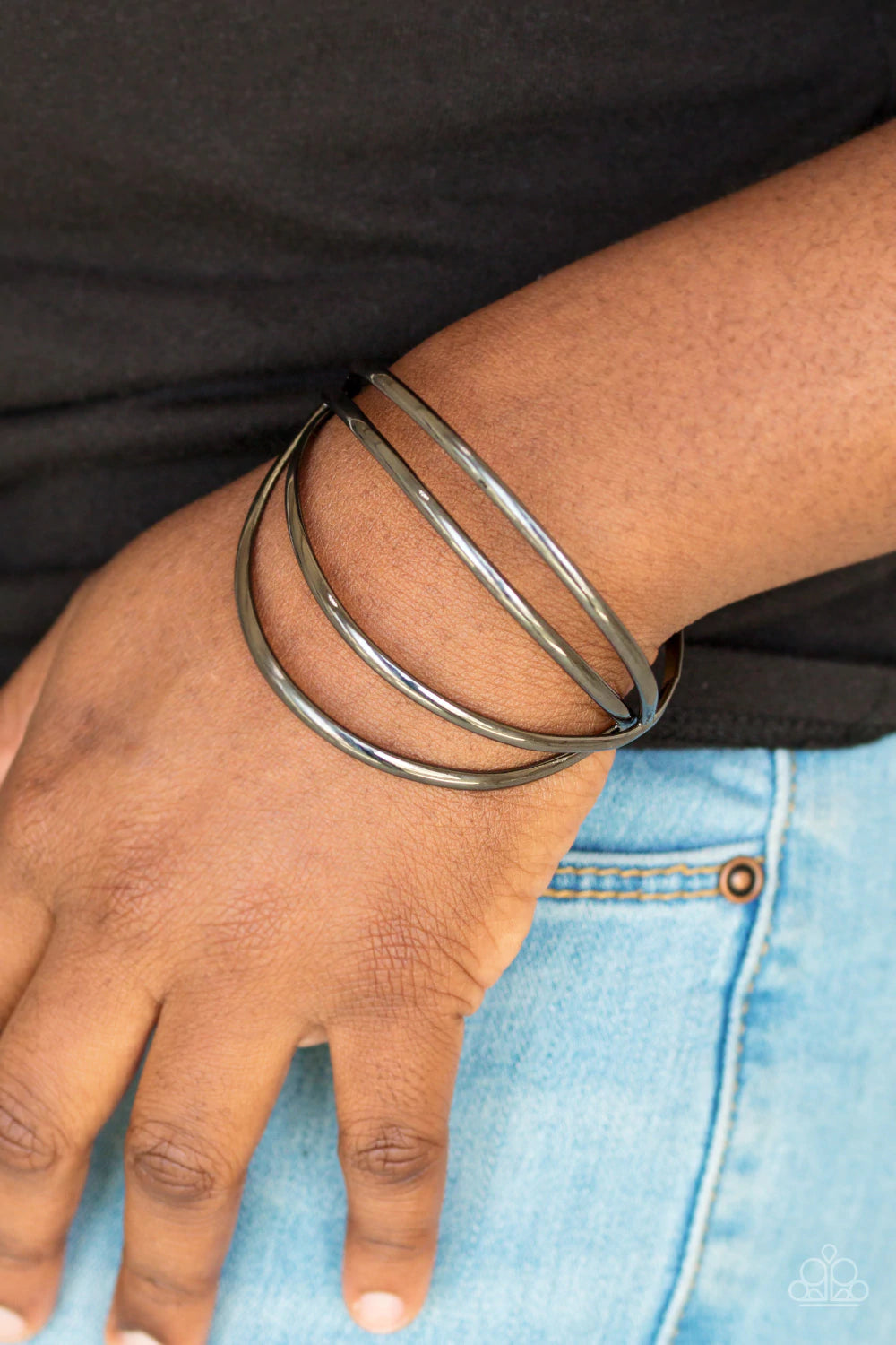 TAKE A CATWALK - Gunmetal cuff BRACELET