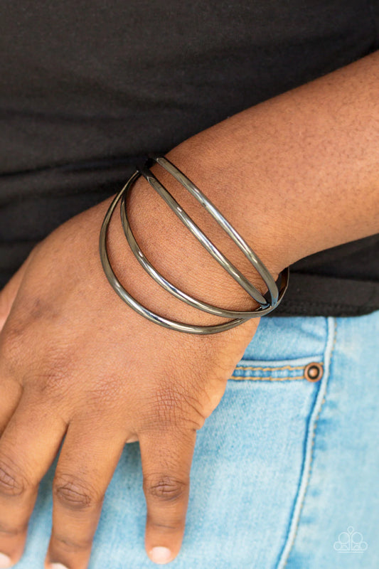 TAKE A CATWALK - Gunmetal cuff BRACELET