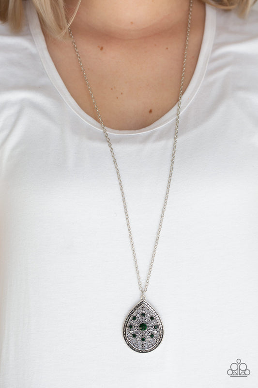 I Am Queen - Green necklace