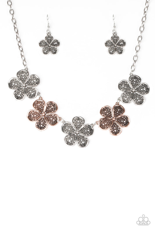 No Common Daisy - Multi Metal necklace