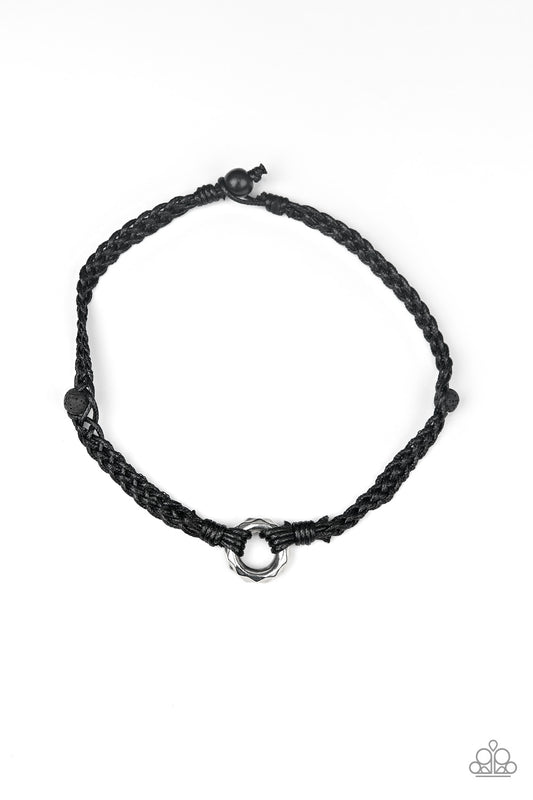 Basic Backpacker - Black urban necklace