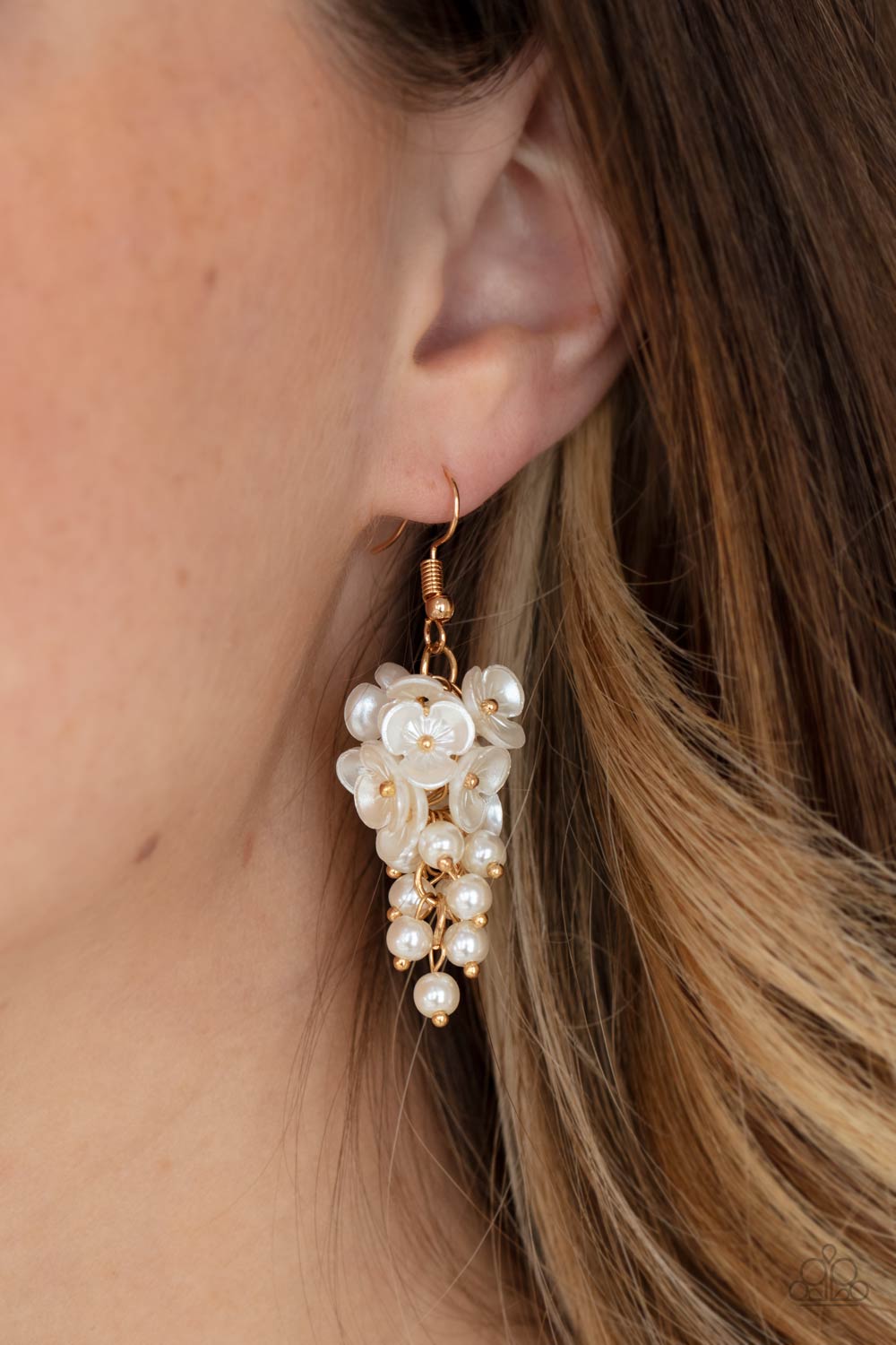 Bountiful Bouquets - Gold earrings (Life of the Party - June 2021)