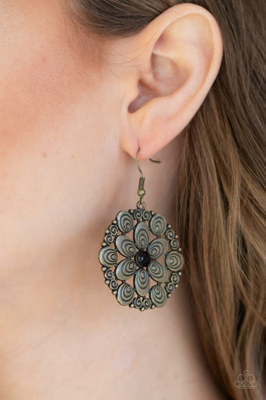Grove Groove - Black/Brass earrings