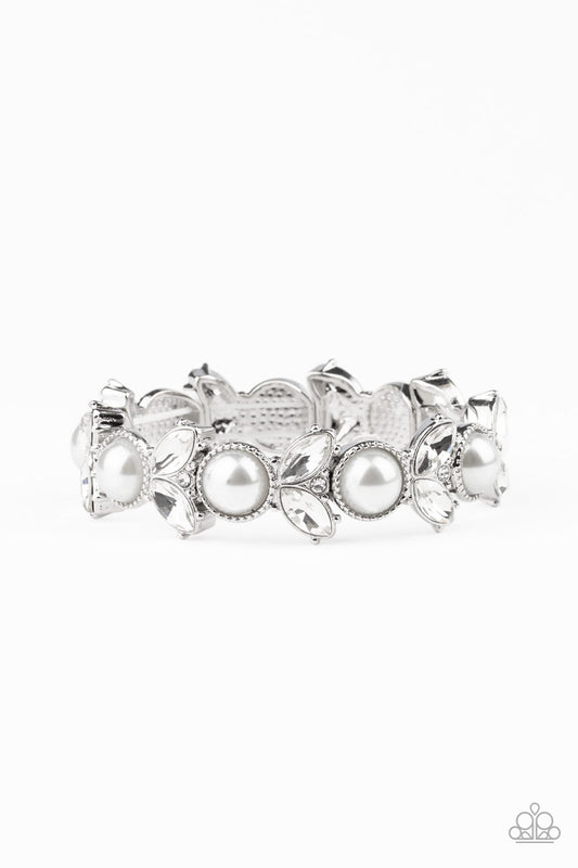 Opulent Oasis - White pearl bracelet