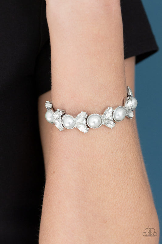 Opulent Oasis - White pearl bracelet