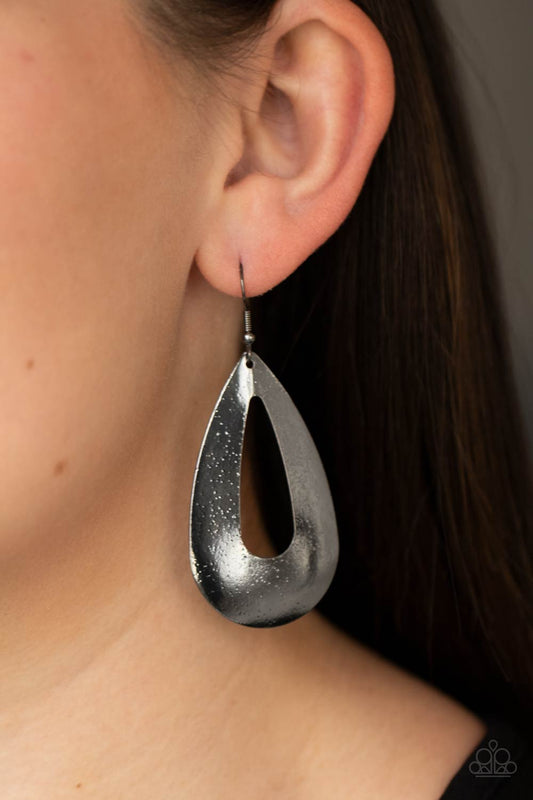 Hand It OVAL! - Black/Gunmetal earring