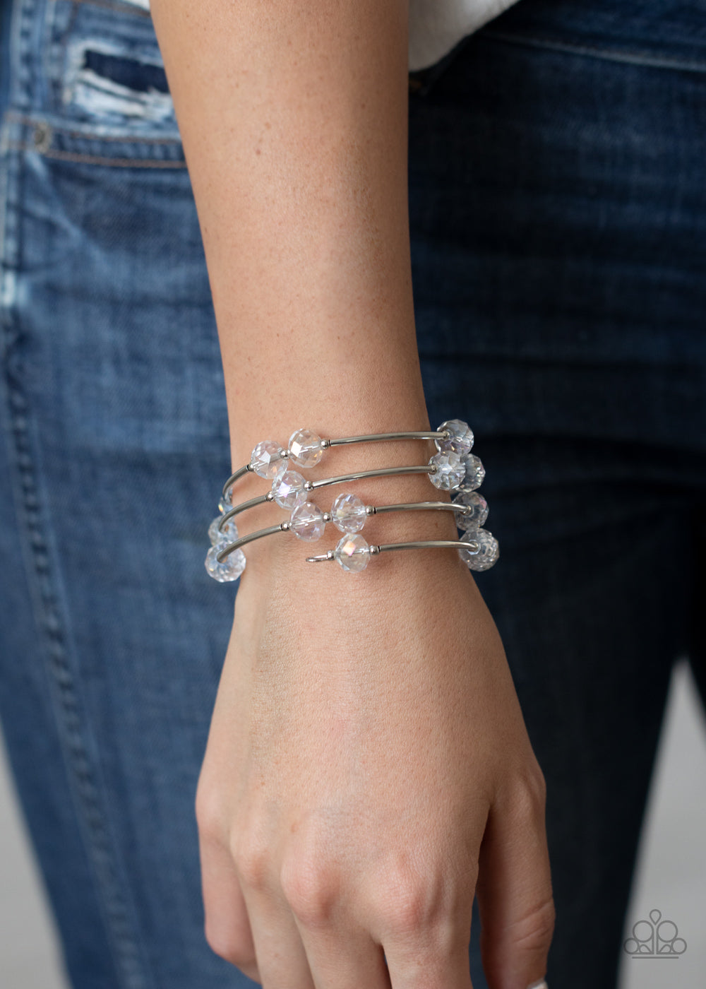 Dreamy Demure - White crystal like beads bracelet