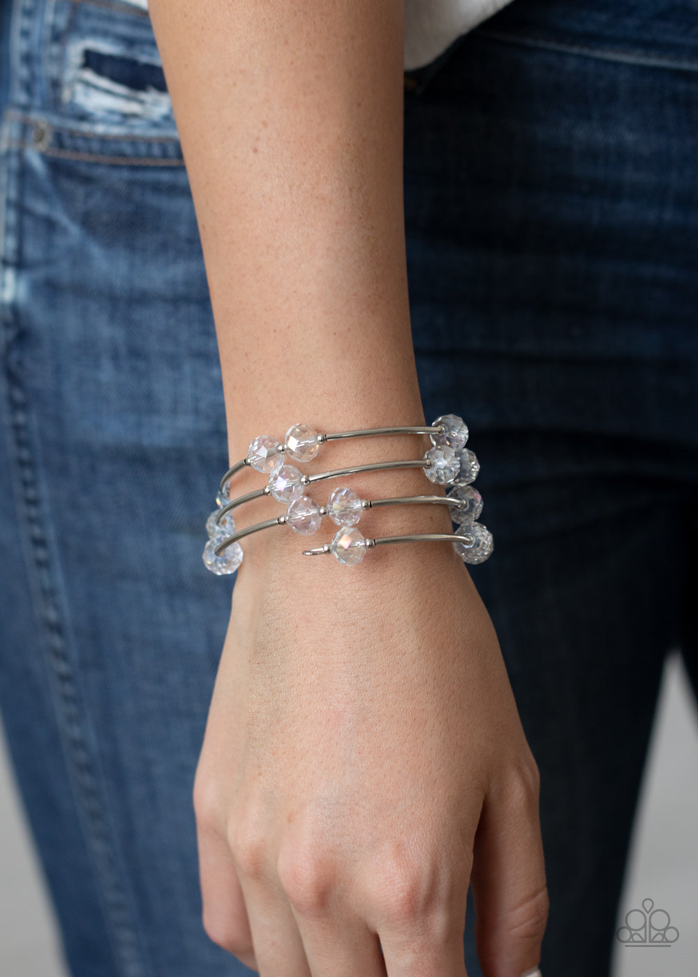 Dreamy Demure - White crystal like beads bracelet