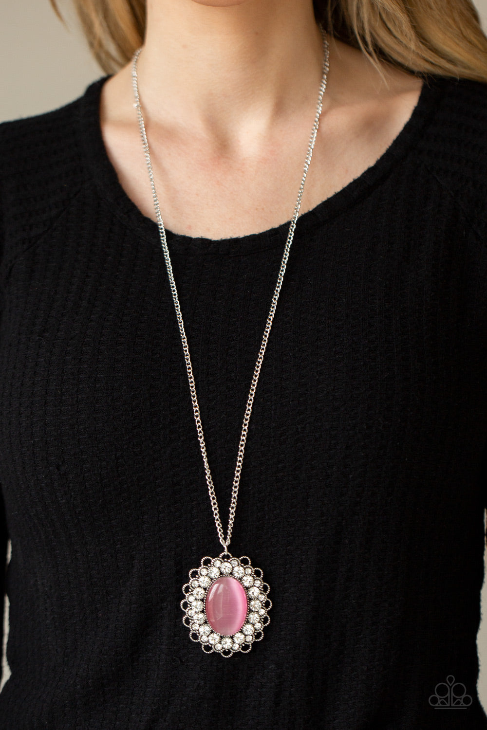 Oh My Medallion - Pink moonstone necklace
