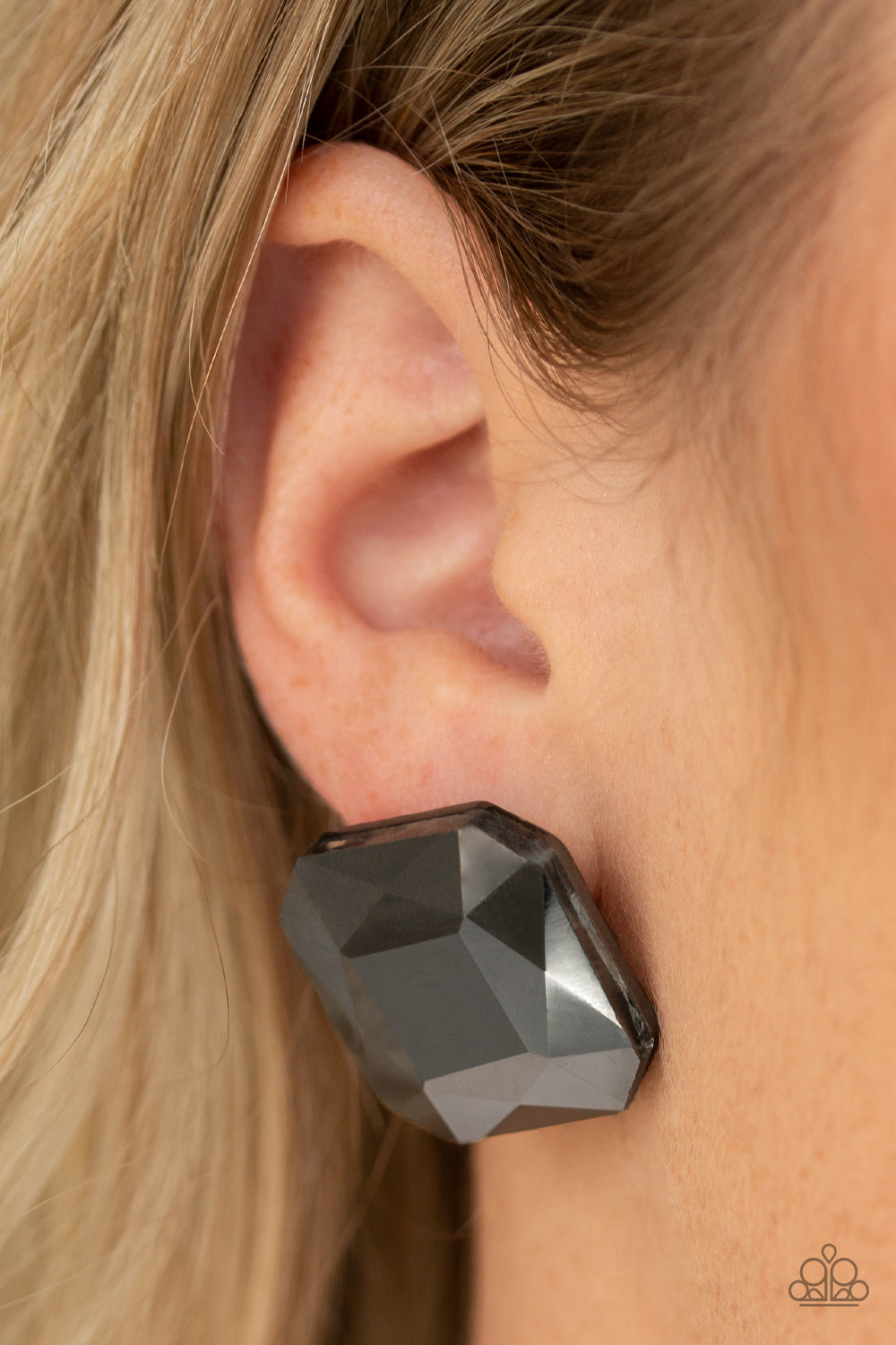Show Glow - Black/Gunmetal earrings