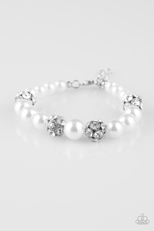 Pearls and Parlors - White bracelet