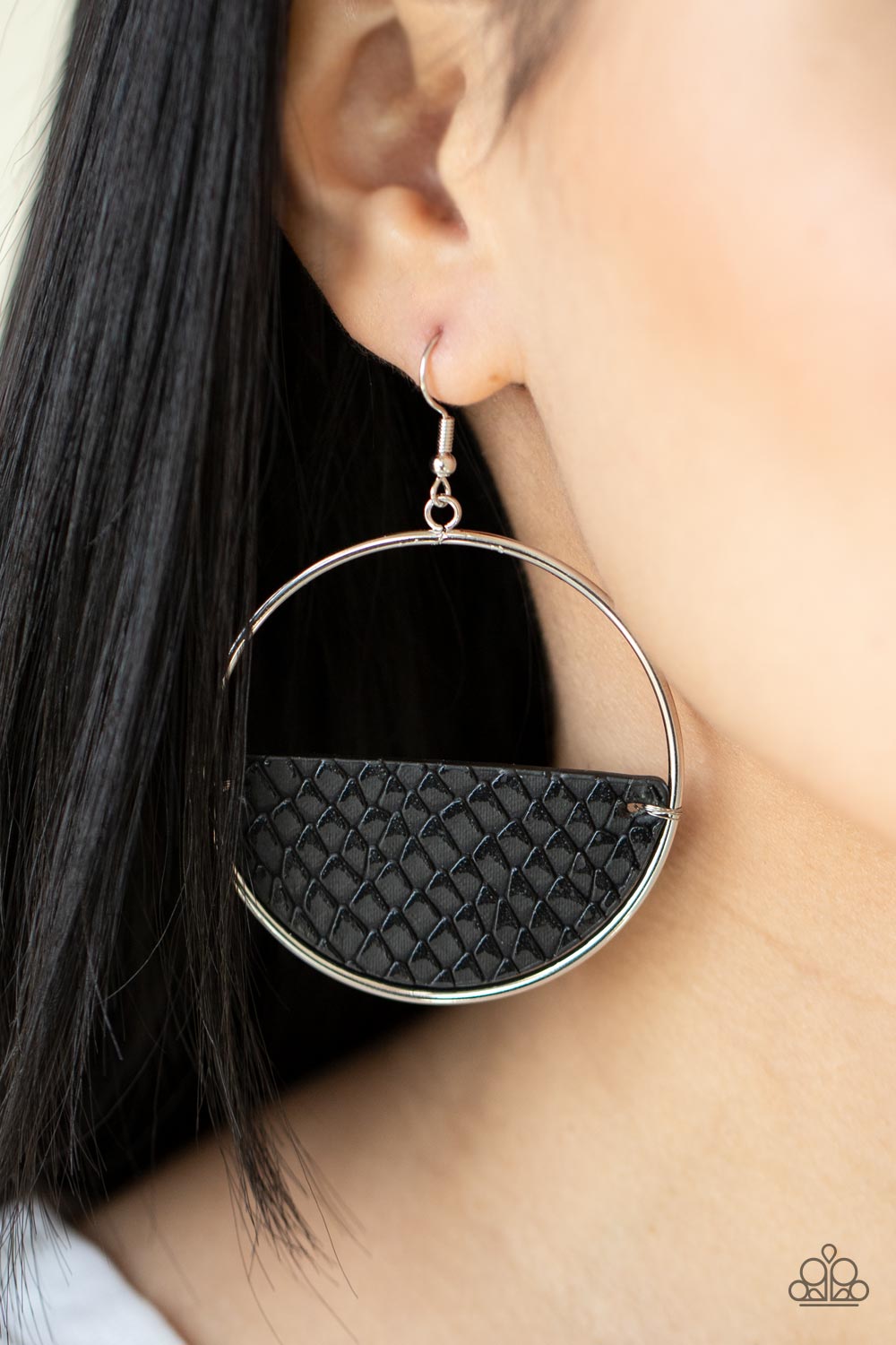 Animal Aesthetic - Black leather earrings