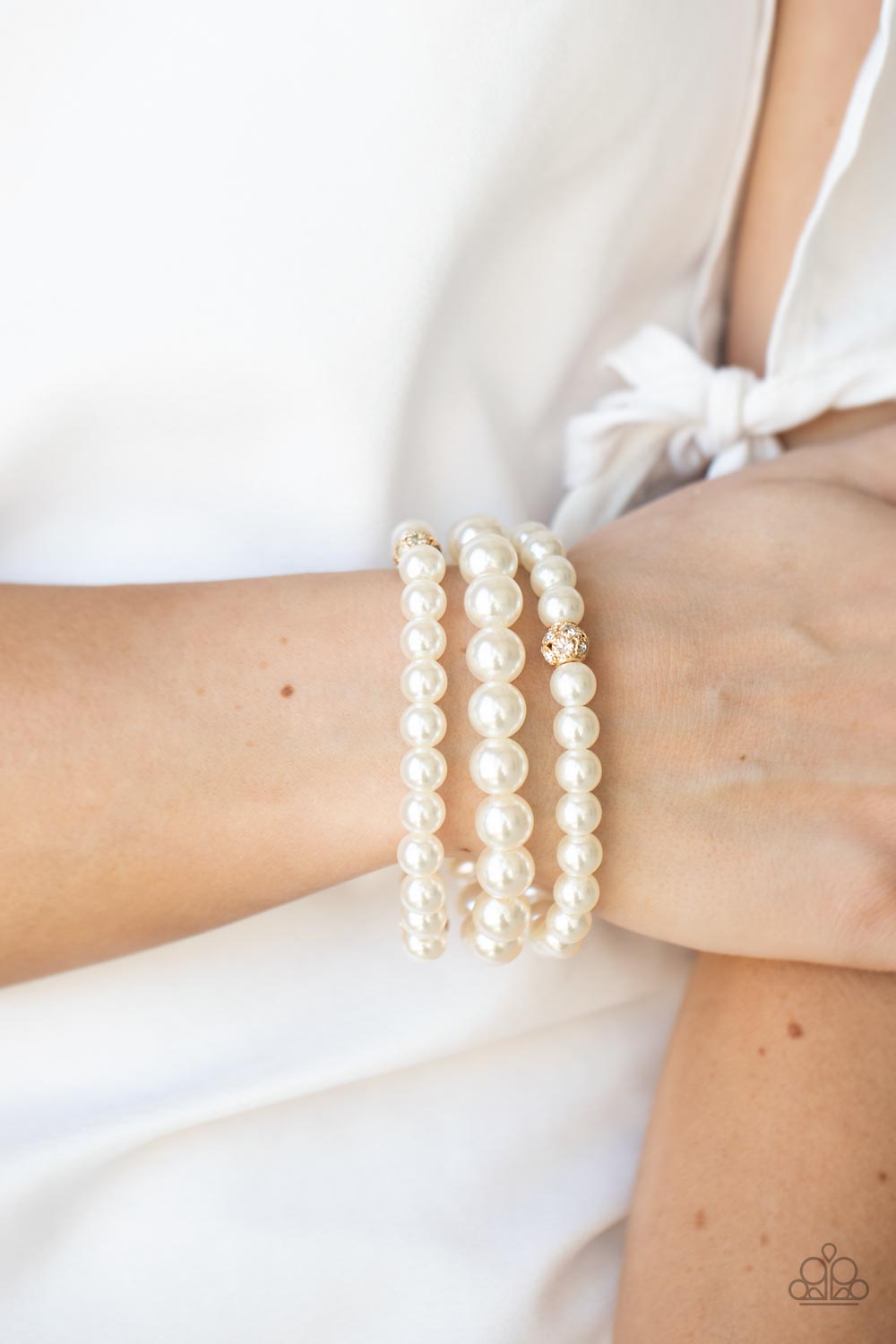 Here Comes The Heiress - Gold/White pearls bracelet