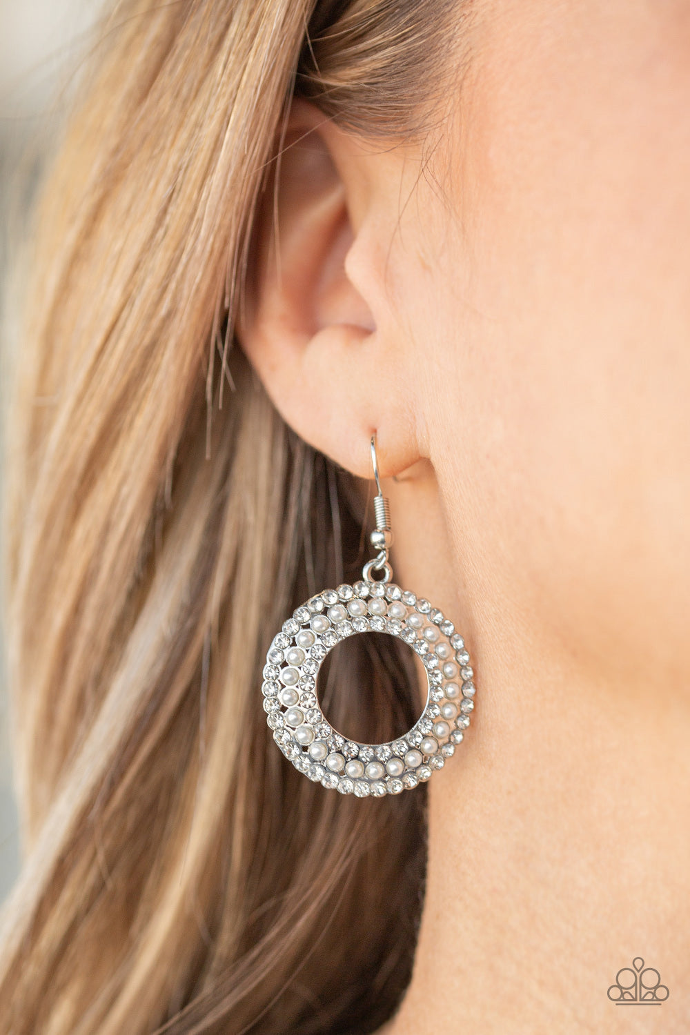 Sparkle Splurge - White pearl earrings