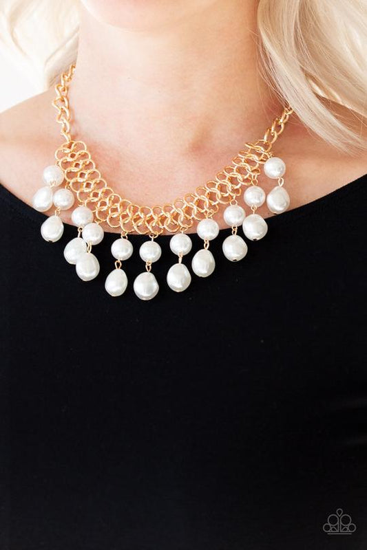 5th Avenue Fleek - Gold/White Pearl necklace