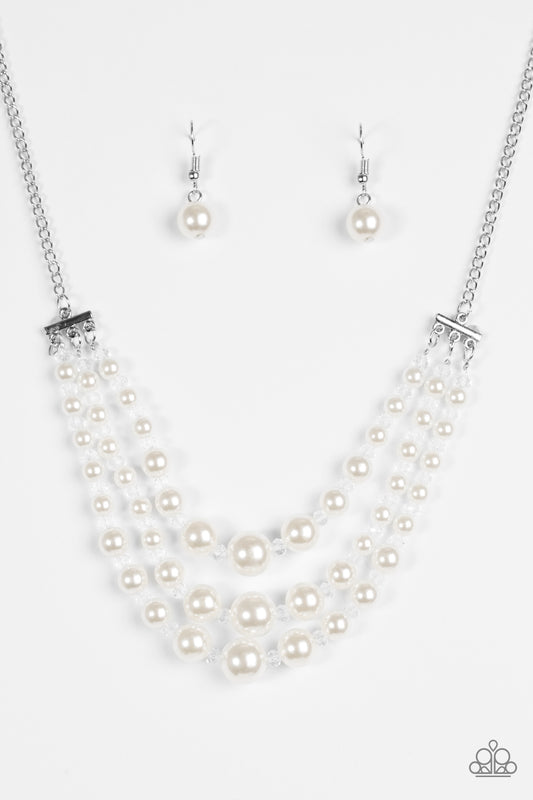Spring Social - White pearl necklace