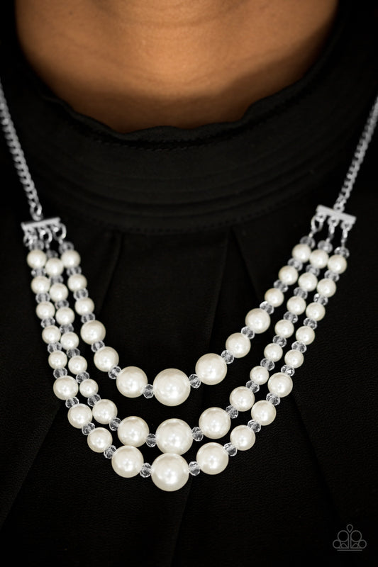 Spring Social - White pearl necklace