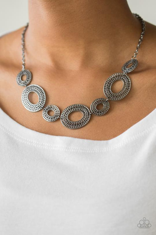 Basically Baltic - black/gunmetal necklace