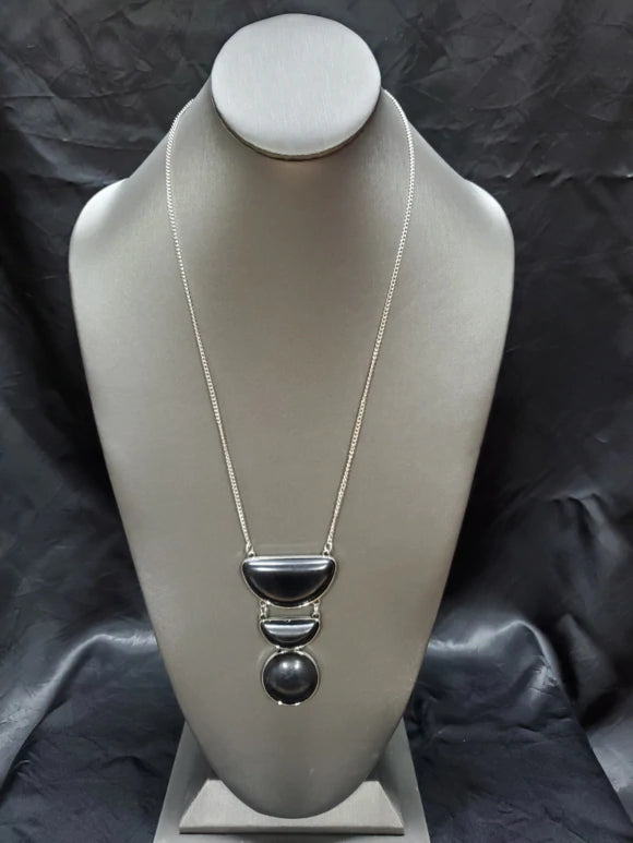 Desert Mason - Black stone necklace