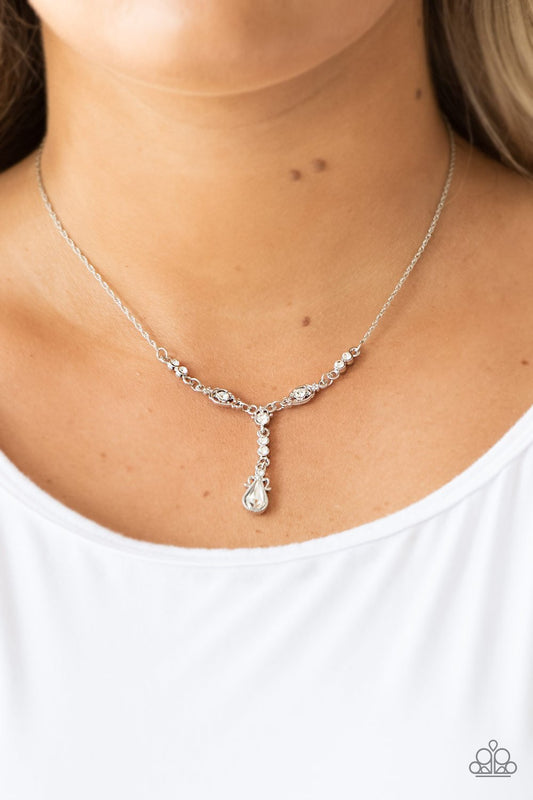 Diva Dazzle - white rhinestones necklace