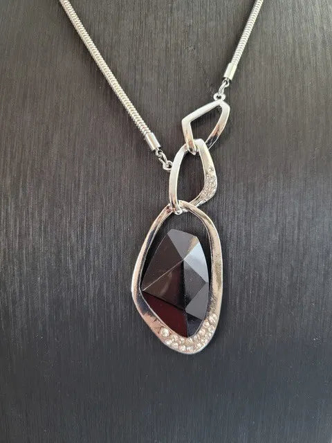 Optical Opulence - black necklace