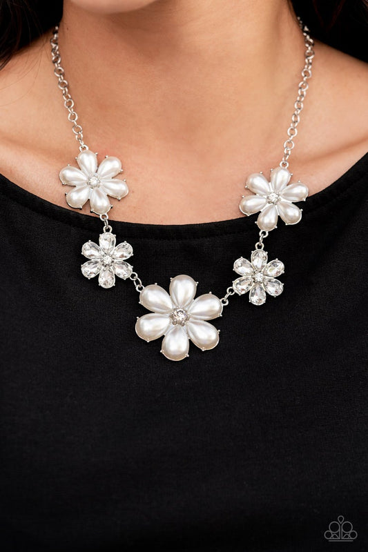 Fiercely Flowering - White pearl necklace