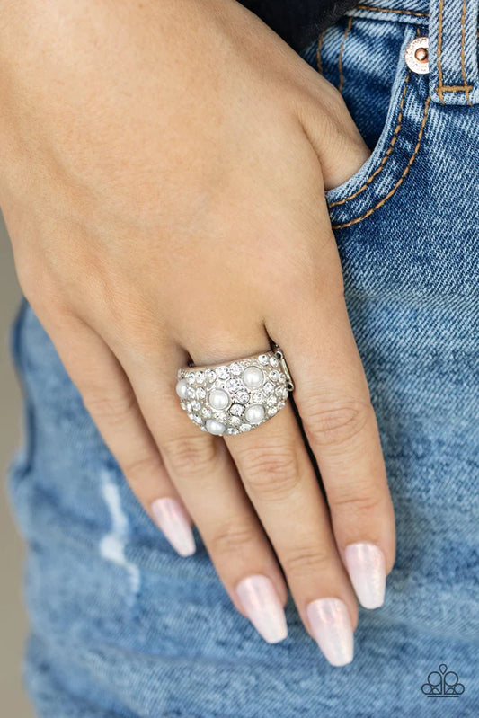 Gatsby's Girl - White rhinestones/White Pearl ring