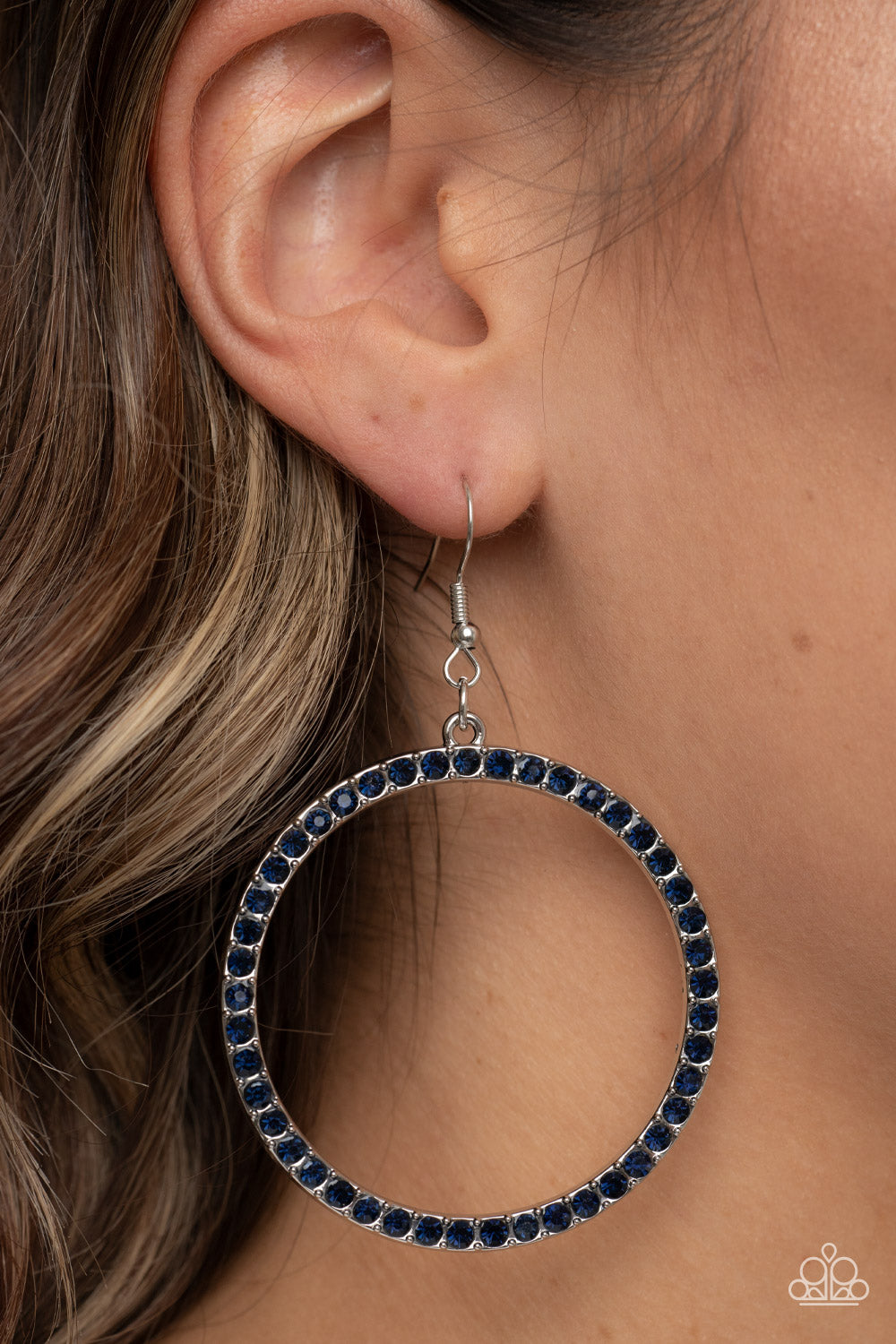 Head-Turning Halo - Blue earrings